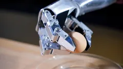 Od niesamowitych twarzy androidów po podziemne drony: najdziwniejsze roboty roku 2025