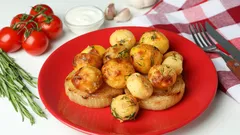Jak upiec ziemniaki, żeby były idealnie chrupiące: prosty sekret szefa kuchni